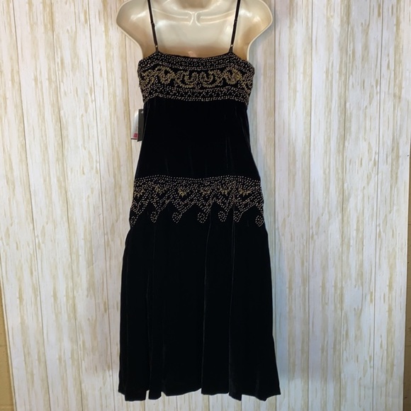 ♥️BRAND NEW WITH TAGS WDNY Size 4 Velvet Beaded Dress. PRISTINE😍 - Picture 5 of 8